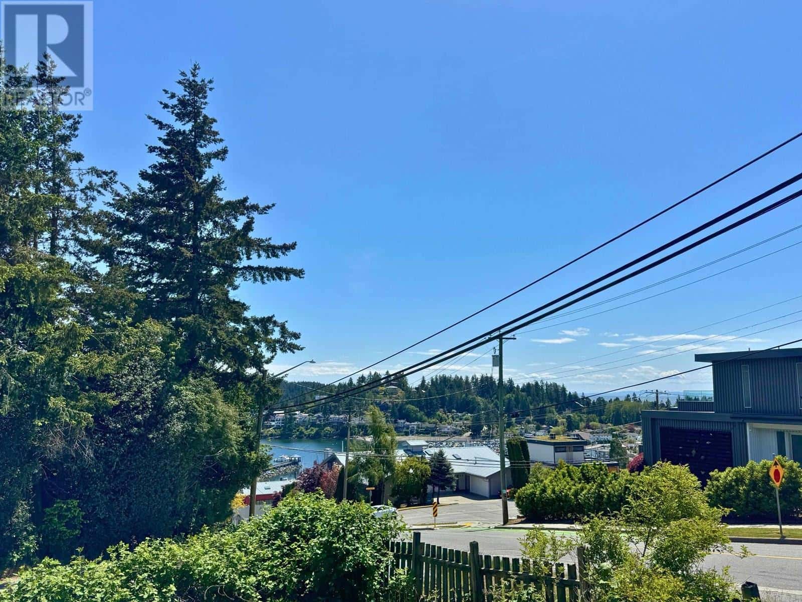 547 N FLETCHER ROAD — Gibsons, British Columbia - Photo 5 of 23