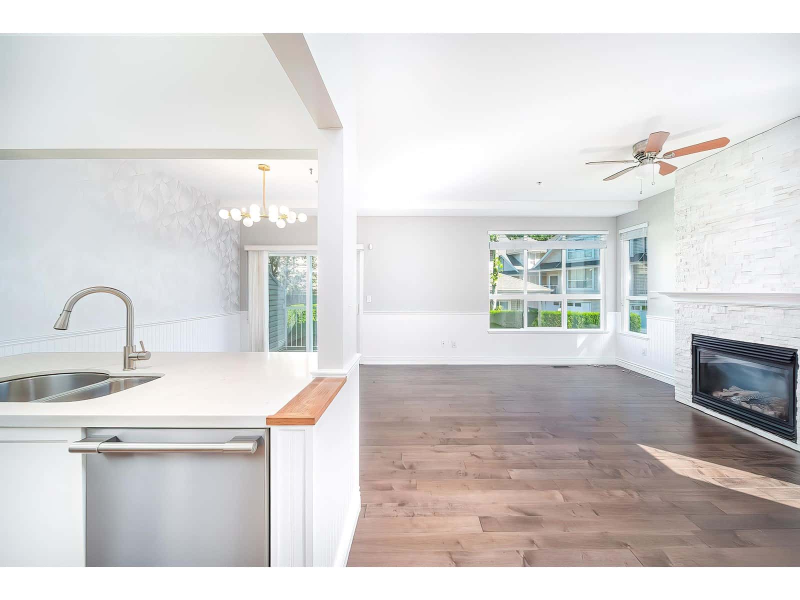 , Langley, British Columbia — Langley, British Columbia - Photo 4 of 64