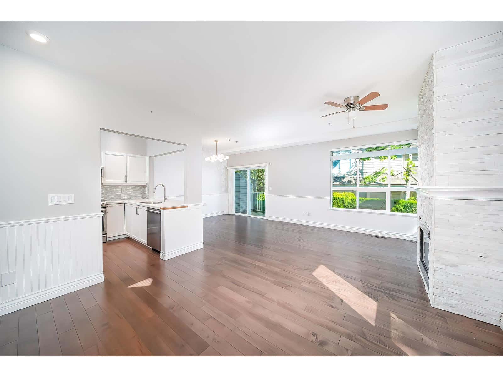 , Langley, British Columbia — Langley, British Columbia - Photo 3 of 64