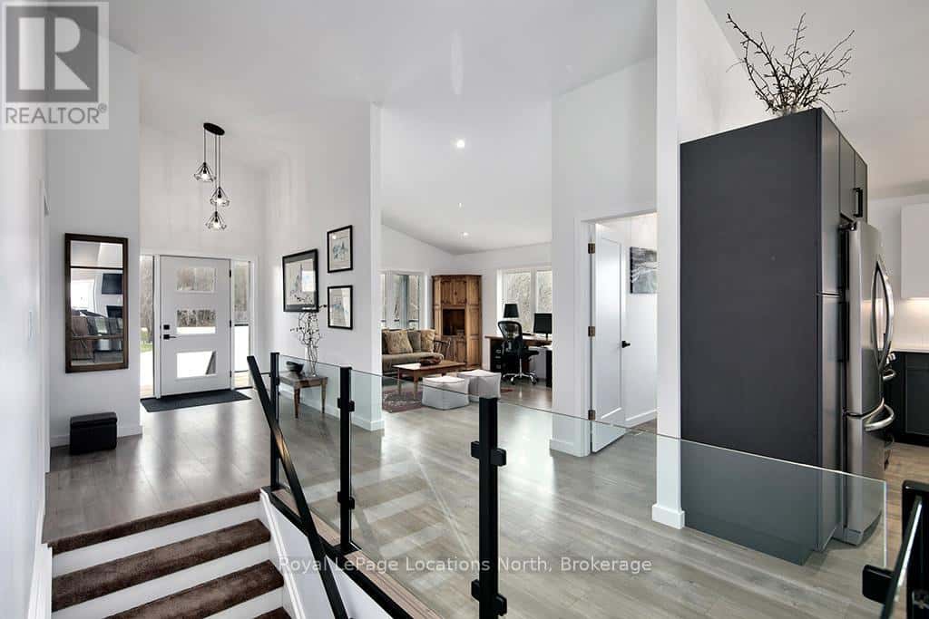 , Meaford, Ontario — Meaford, Ontario - Photo 4 of 25