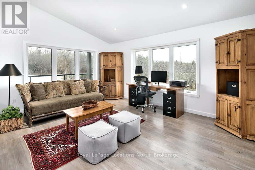 , Meaford, Ontario — Meaford, Ontario - Photo 5 of 25