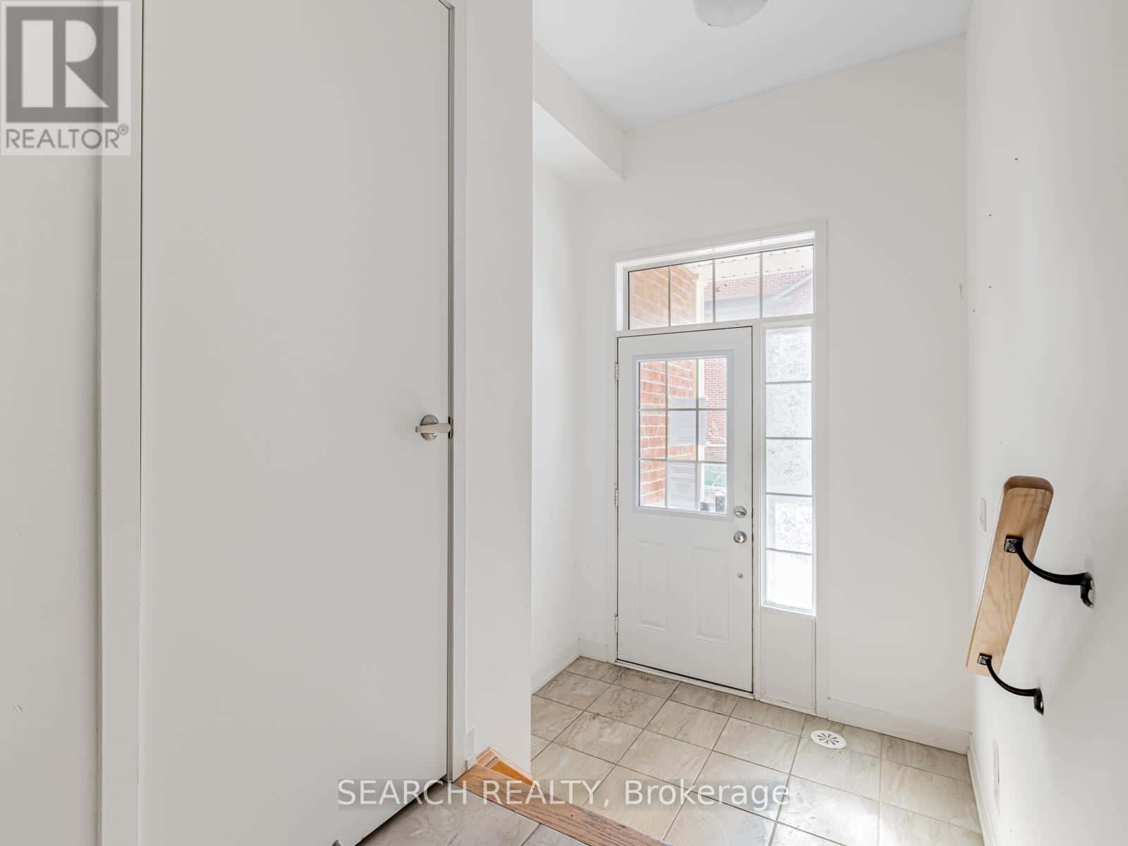 , Newmarket (Glenway Estates), — Newmarket (Glenway Estates) - Photo 4 of 33