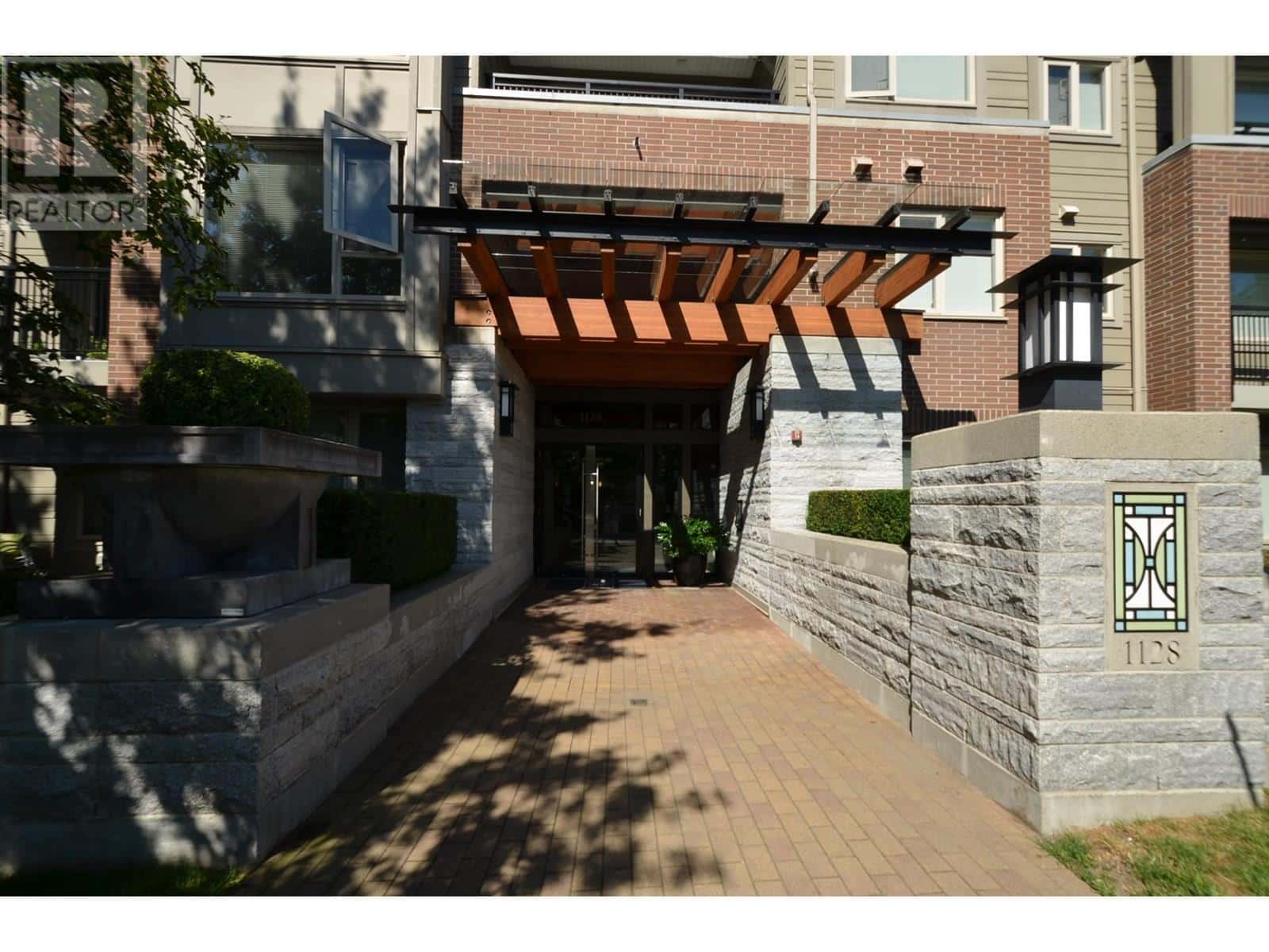 , Coquitlam, British Columbia — Coquitlam, British Columbia - Photo 2 of 30