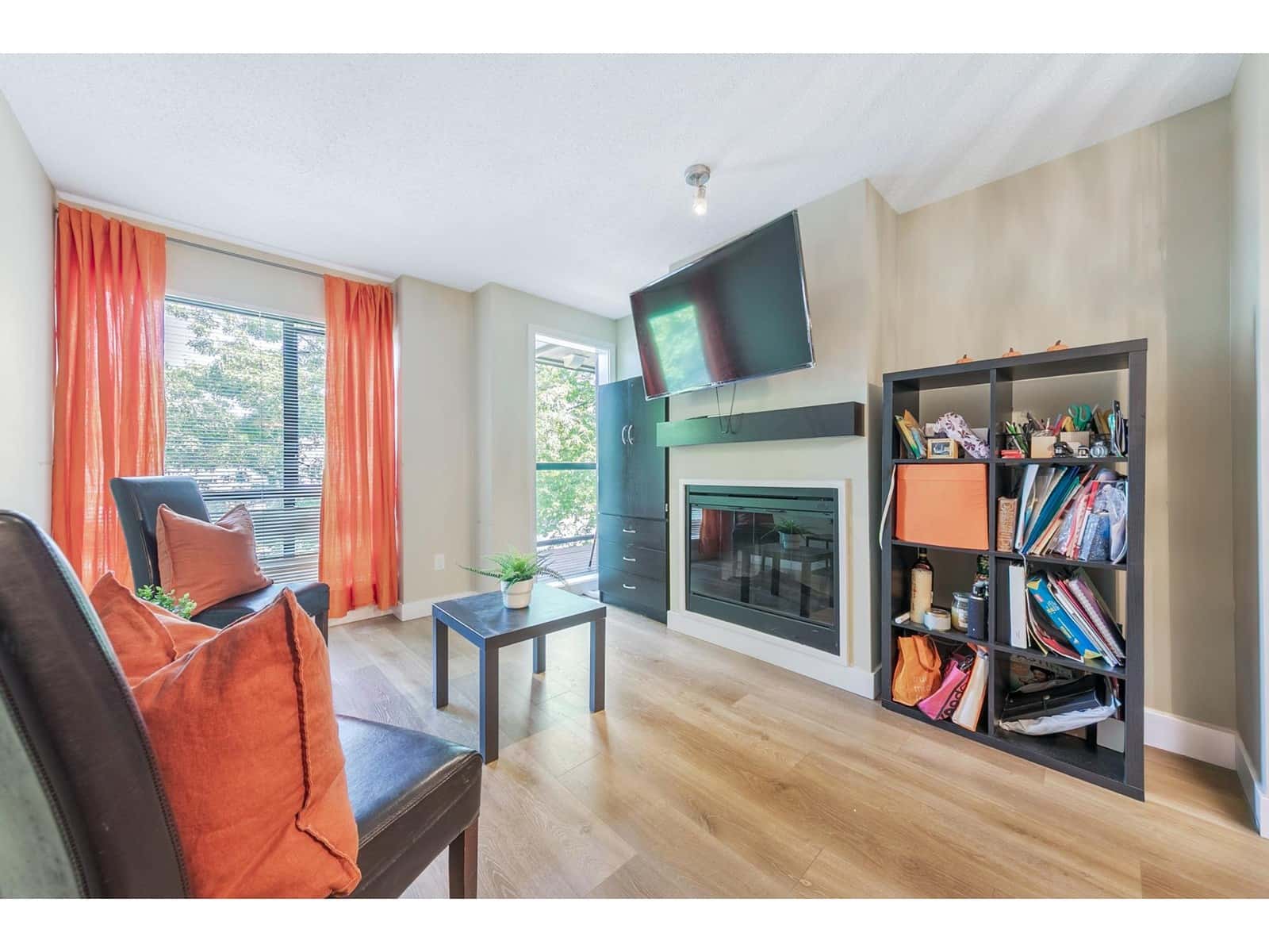 , Surrey, British Columbia — Surrey, British Columbia - Photo 4 of 29