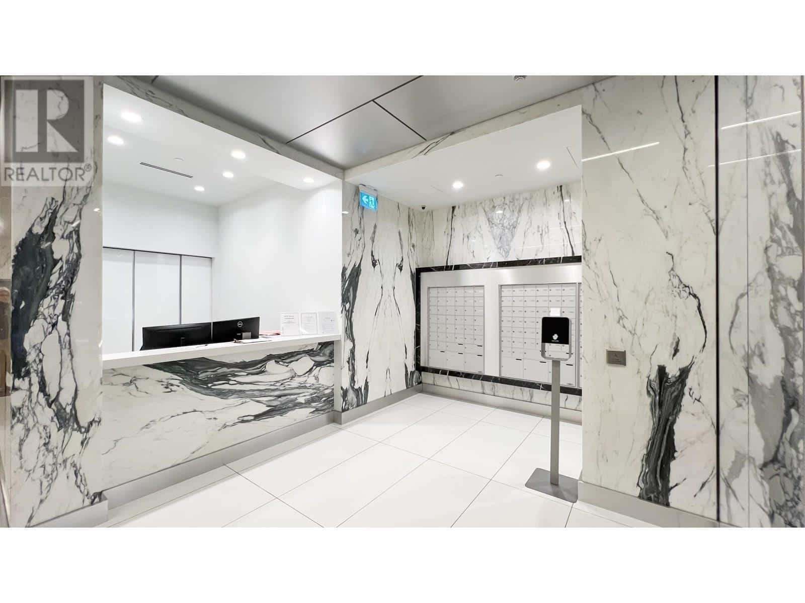 , Vancouver, — Vancouver - Photo 4 of 37