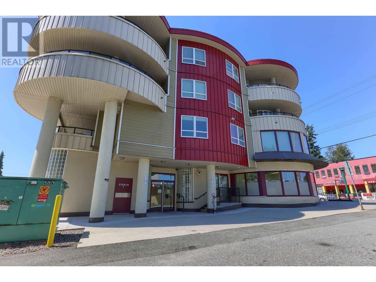 , Burnaby, — Burnaby - Photo 2 of 17