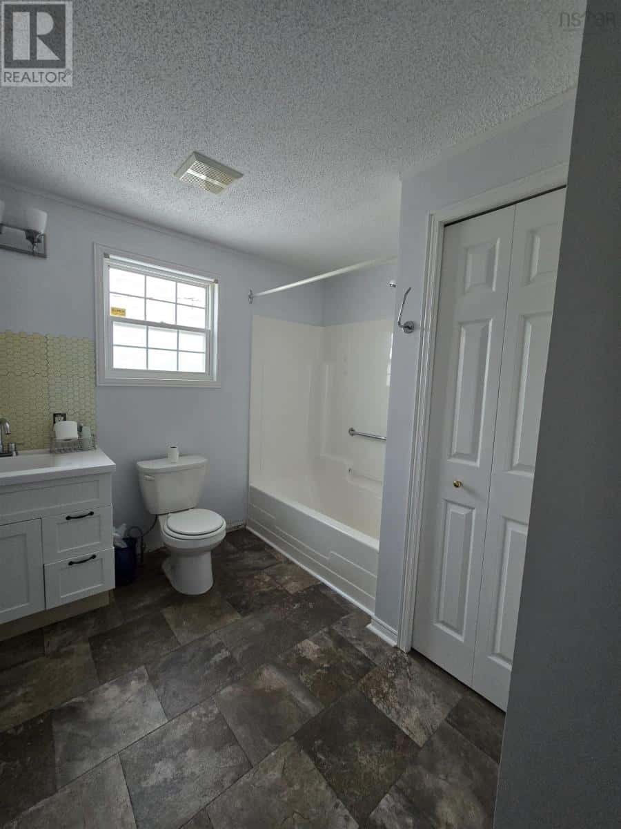 , Bridgewater, Nova Scotia — Bridgewater, Nova Scotia - Photo 5 of 29