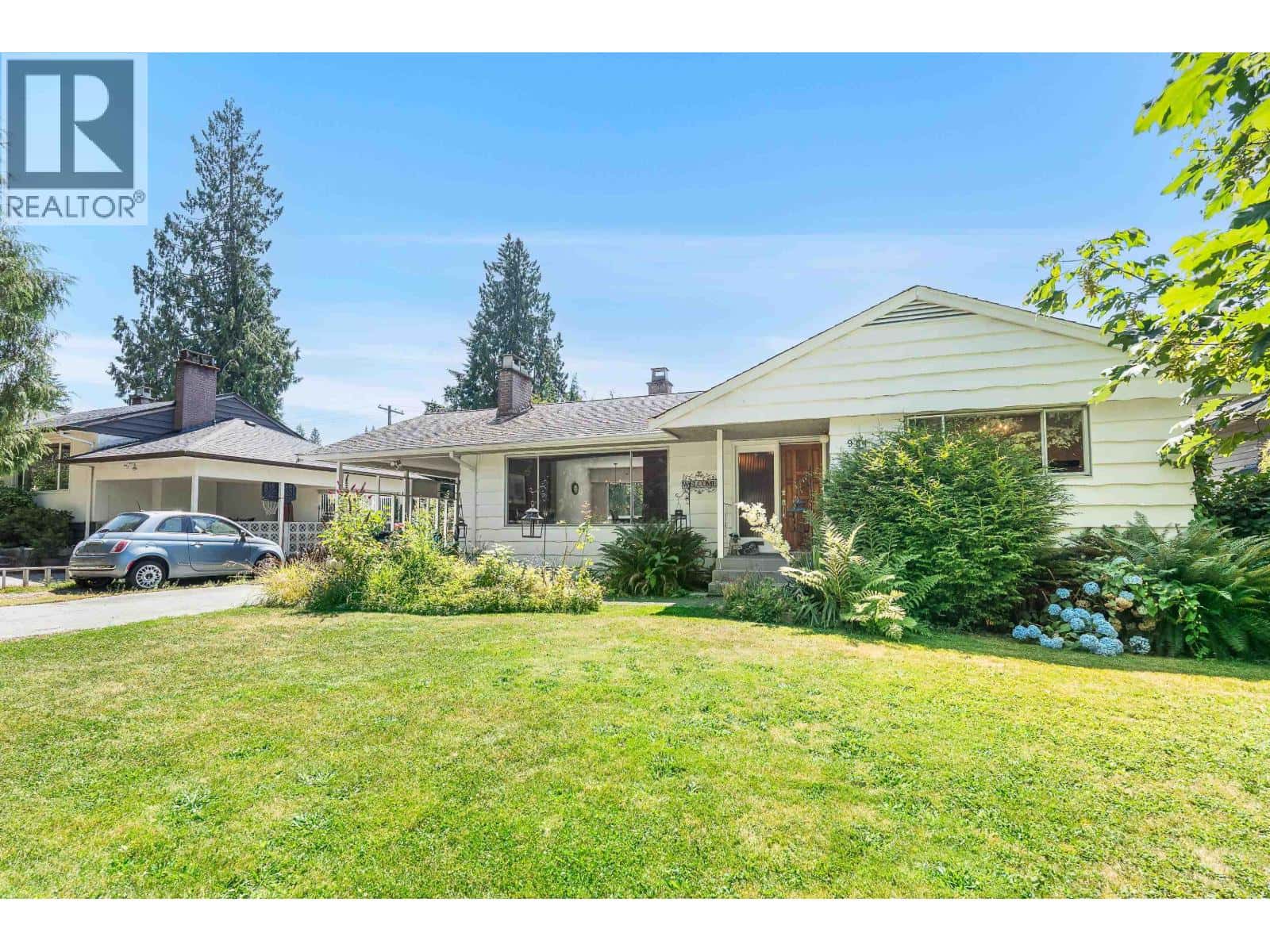 , North Vancouver, — North Vancouver - Photo 2 of 15