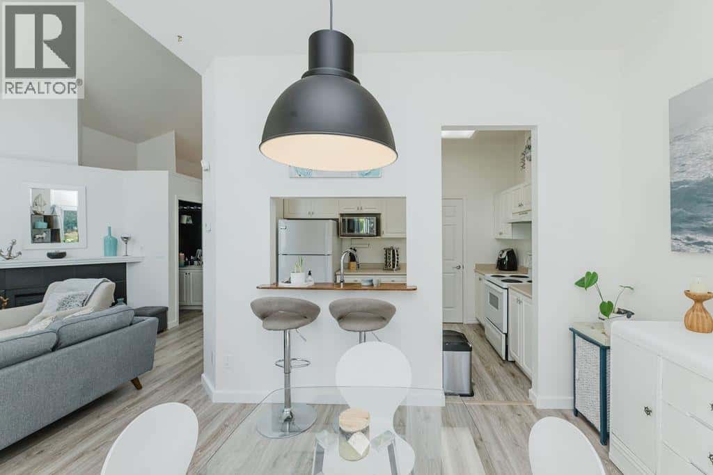 , Sechelt, British Columbia — Sechelt, British Columbia - Photo 5 of 19