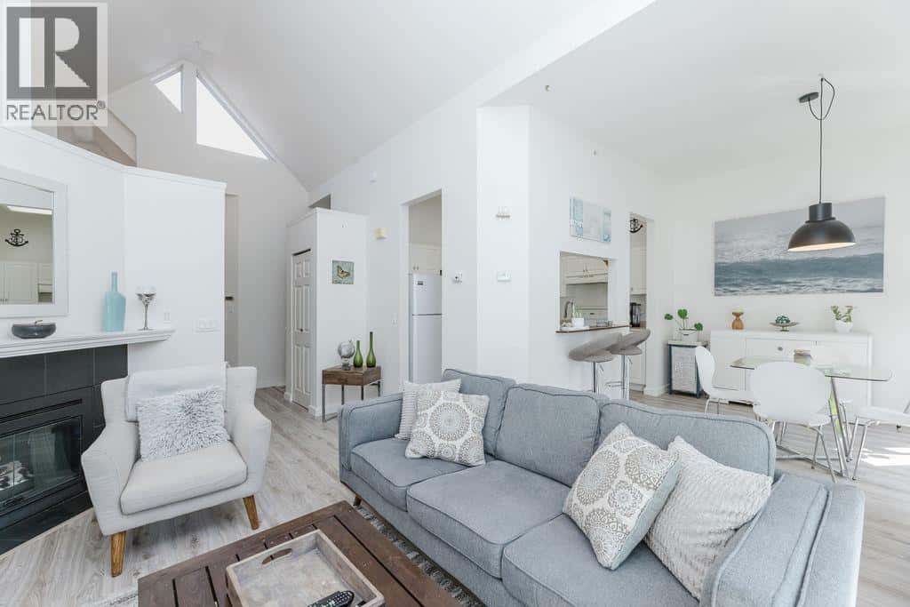 , Sechelt, British Columbia — Sechelt, British Columbia - Photo 3 of 19