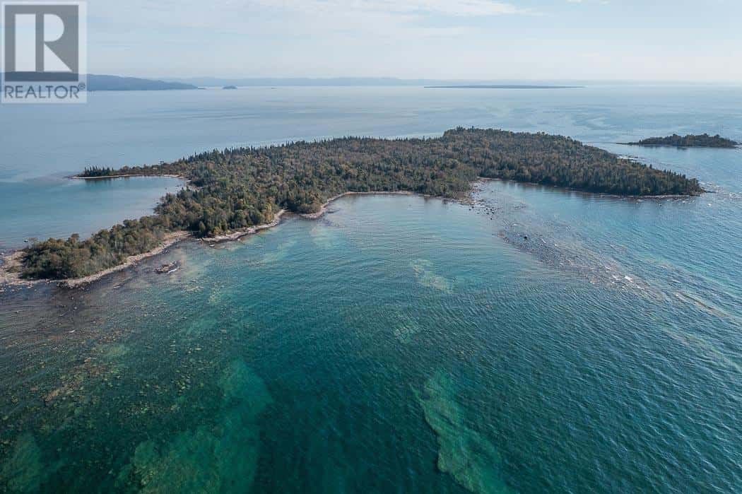 , Near Lake Superior Provincial Park, Algoma, Ontario — Near Lake Superior Provincial Park, Algoma, Ontario - Photo 4 of 98