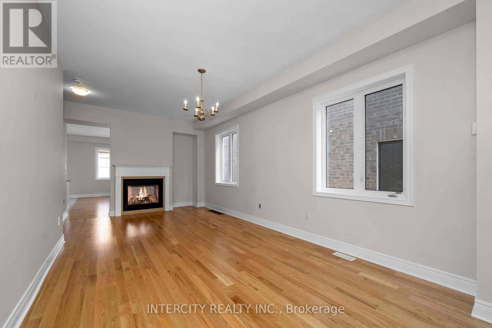 , Brampton (Sandringham-Wellington North), Ontario — Brampton (Sandringham-Wellington North), Ontario - Photo 3 of 35