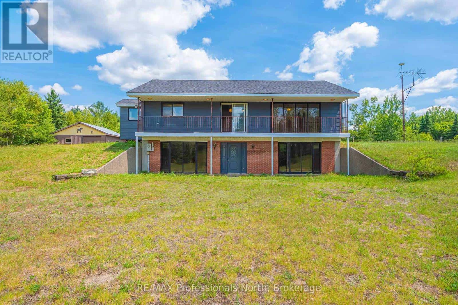 , Minden Hills (Snowdon), Ontario — Minden Hills (Snowdon), Ontario - Photo 3 of 31