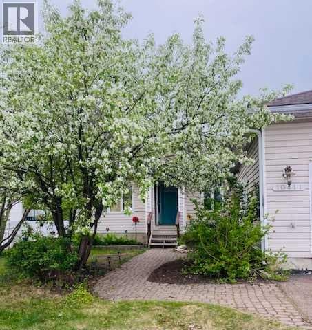 , High Level, Alberta — High Level, Alberta - Main photo