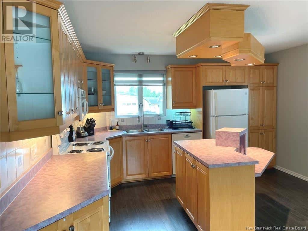 , Edmundston, — Edmundston - Photo 4 of 46