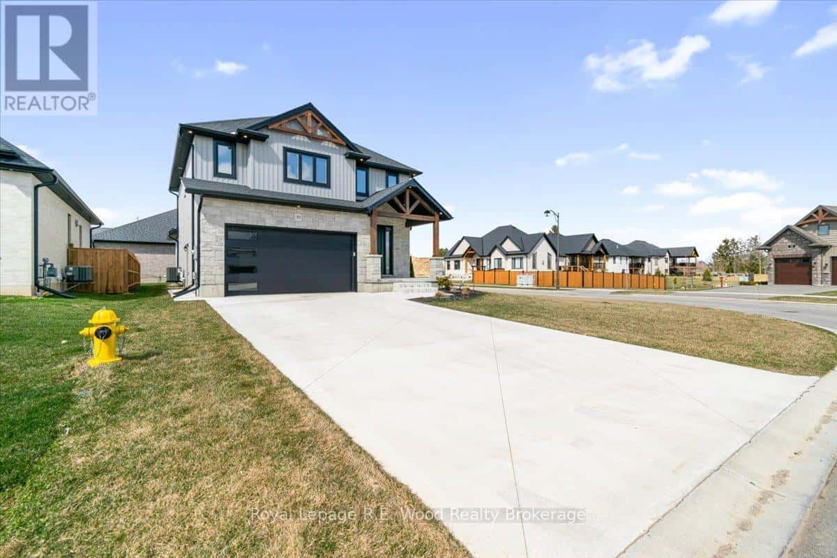 , Norwich (Norwich Town), — Norwich (Norwich Town) - Photo 3 of 96