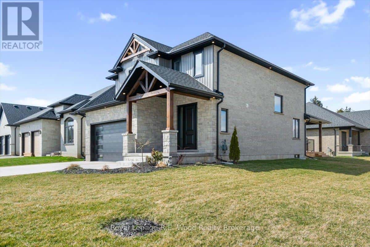 , Norwich (Norwich Town), — Norwich (Norwich Town) - Photo 4 of 96