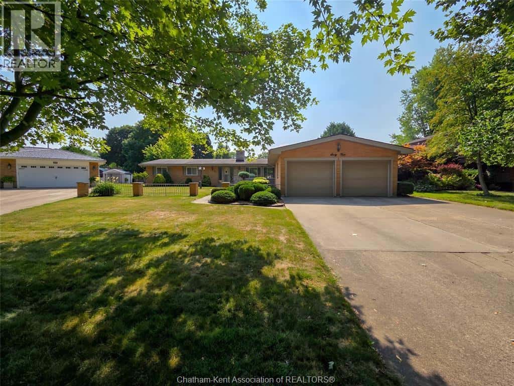 , Chatham, Ontario — Chatham, Ontario - Photo 3 of 50