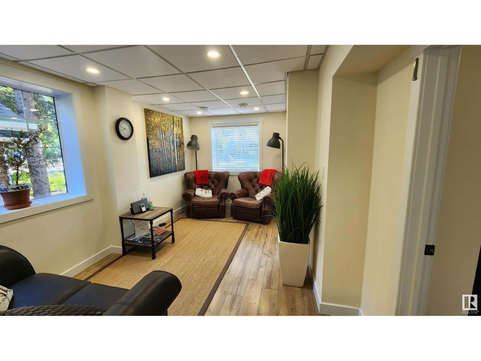 , Edmonton, Alberta — Edmonton, Alberta - Photo 4 of 28