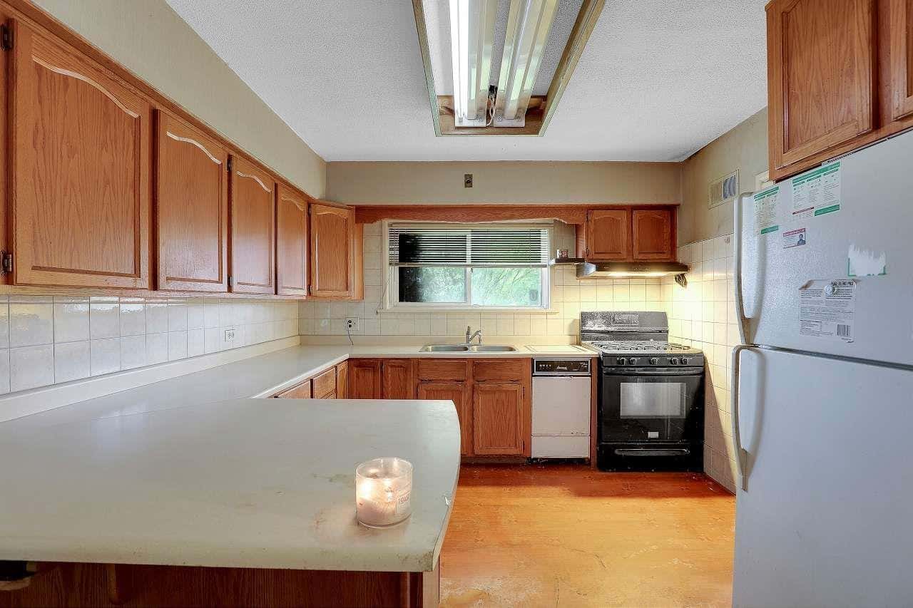 , Chilliwack, British Columbia — Chilliwack, British Columbia - Photo 2 of 37