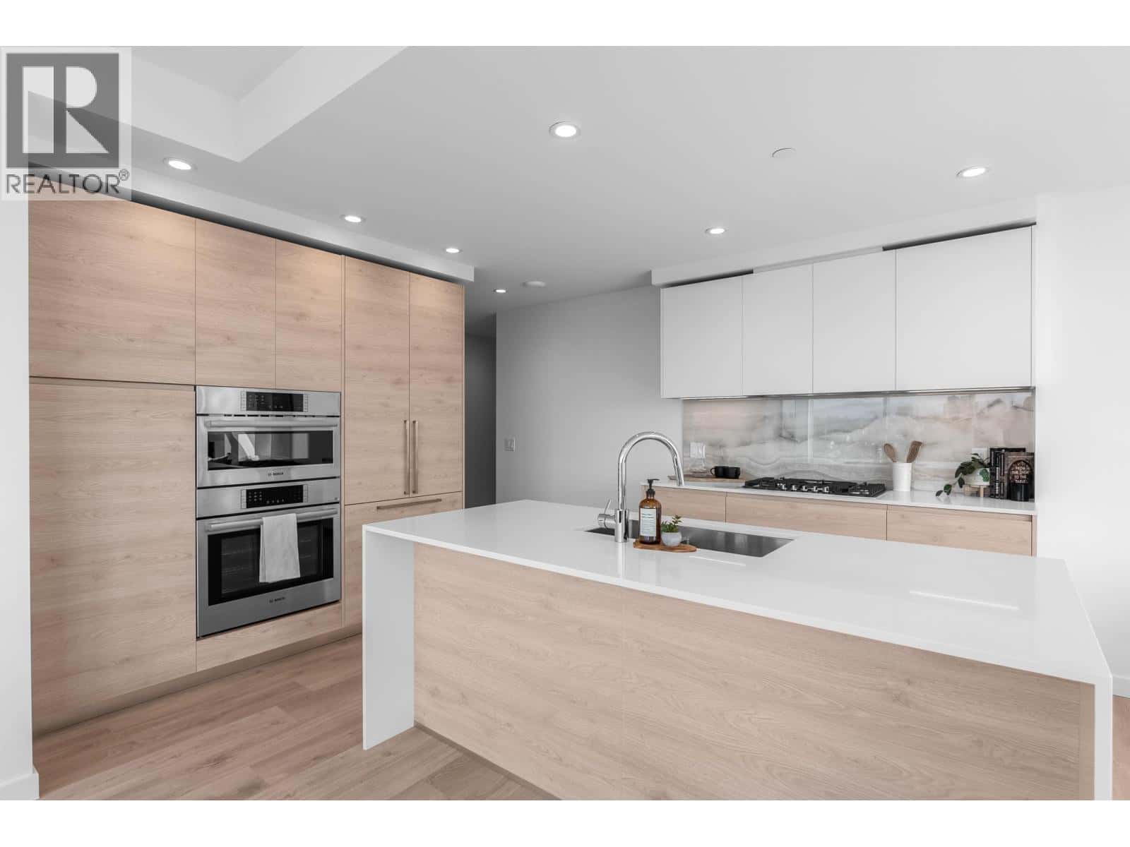 , New Westminster, — New Westminster - Photo 5 of 40