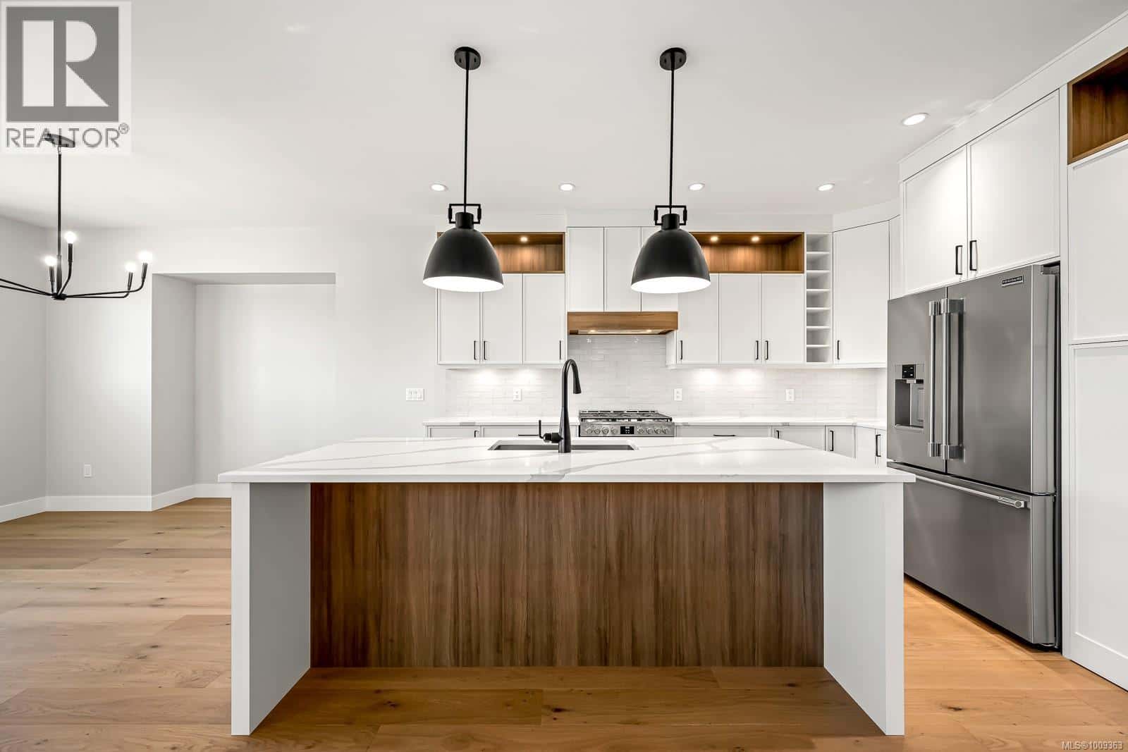 , Courtenay, British Columbia — Courtenay, British Columbia - Photo 3 of 43