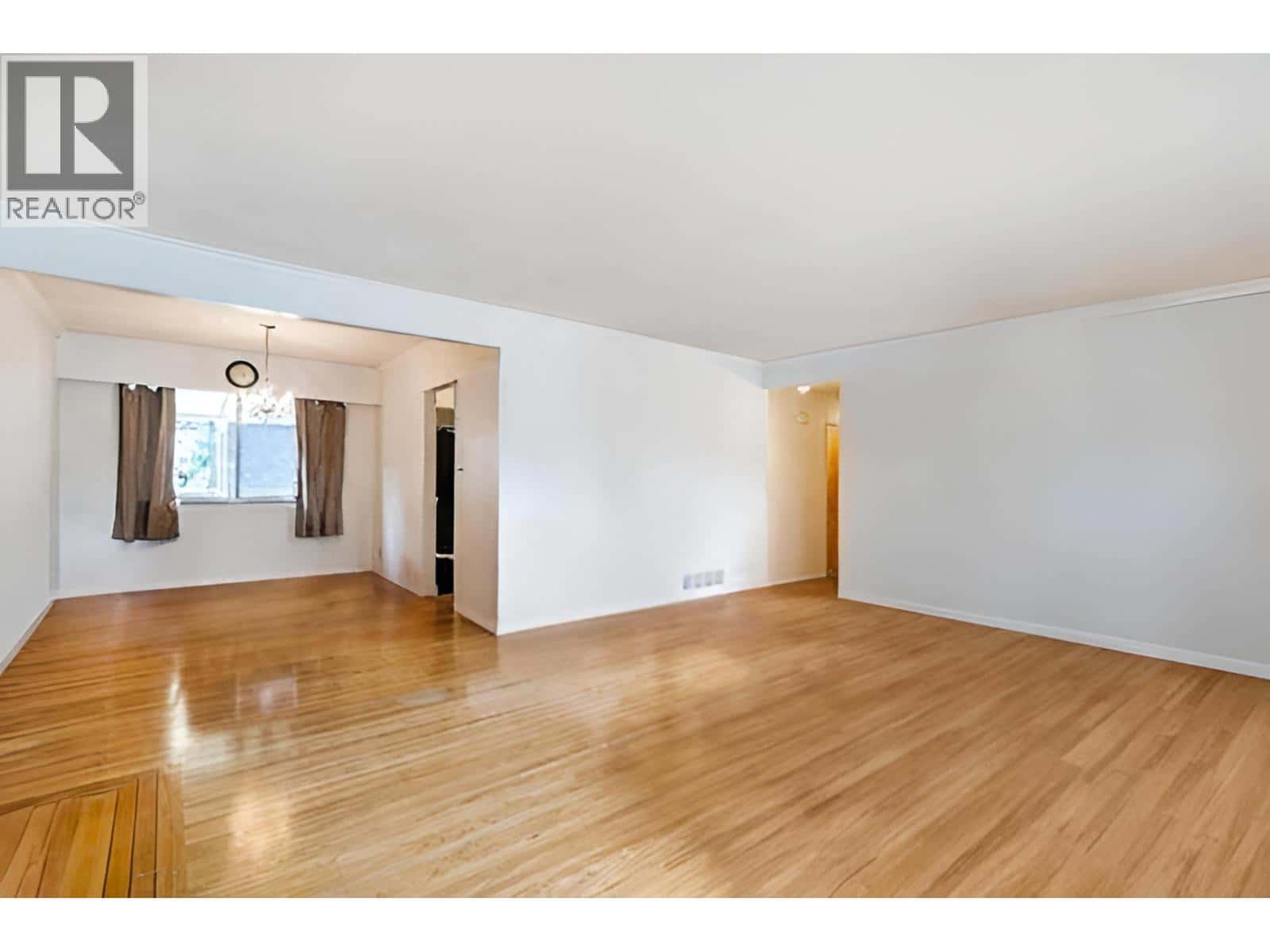 , Port Coquitlam, British Columbia — Port Coquitlam, British Columbia - Photo 4 of 60