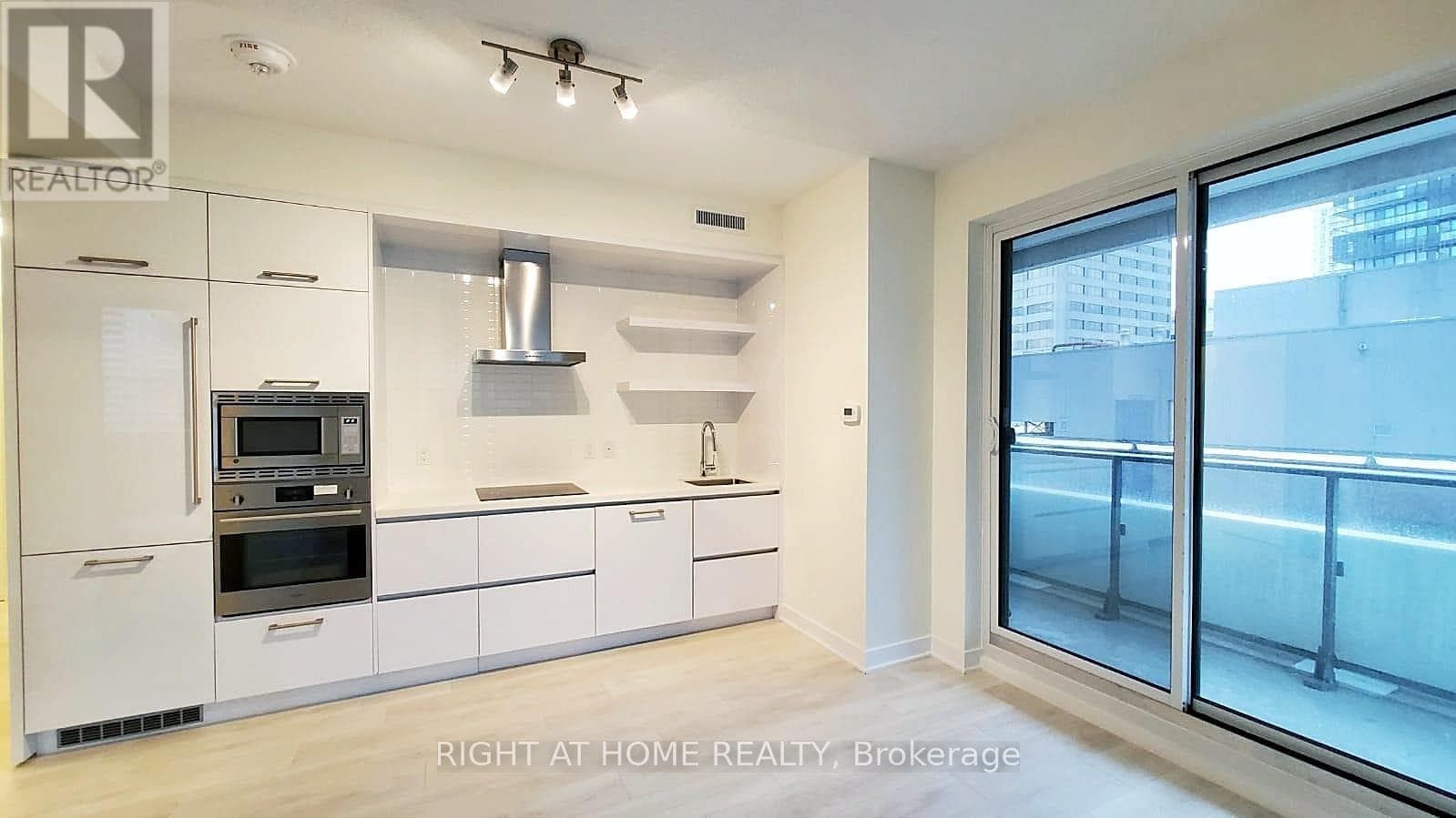 , Toronto (Mount Pleasant West), Ontario — Toronto (Mount Pleasant West), Ontario - Main photo