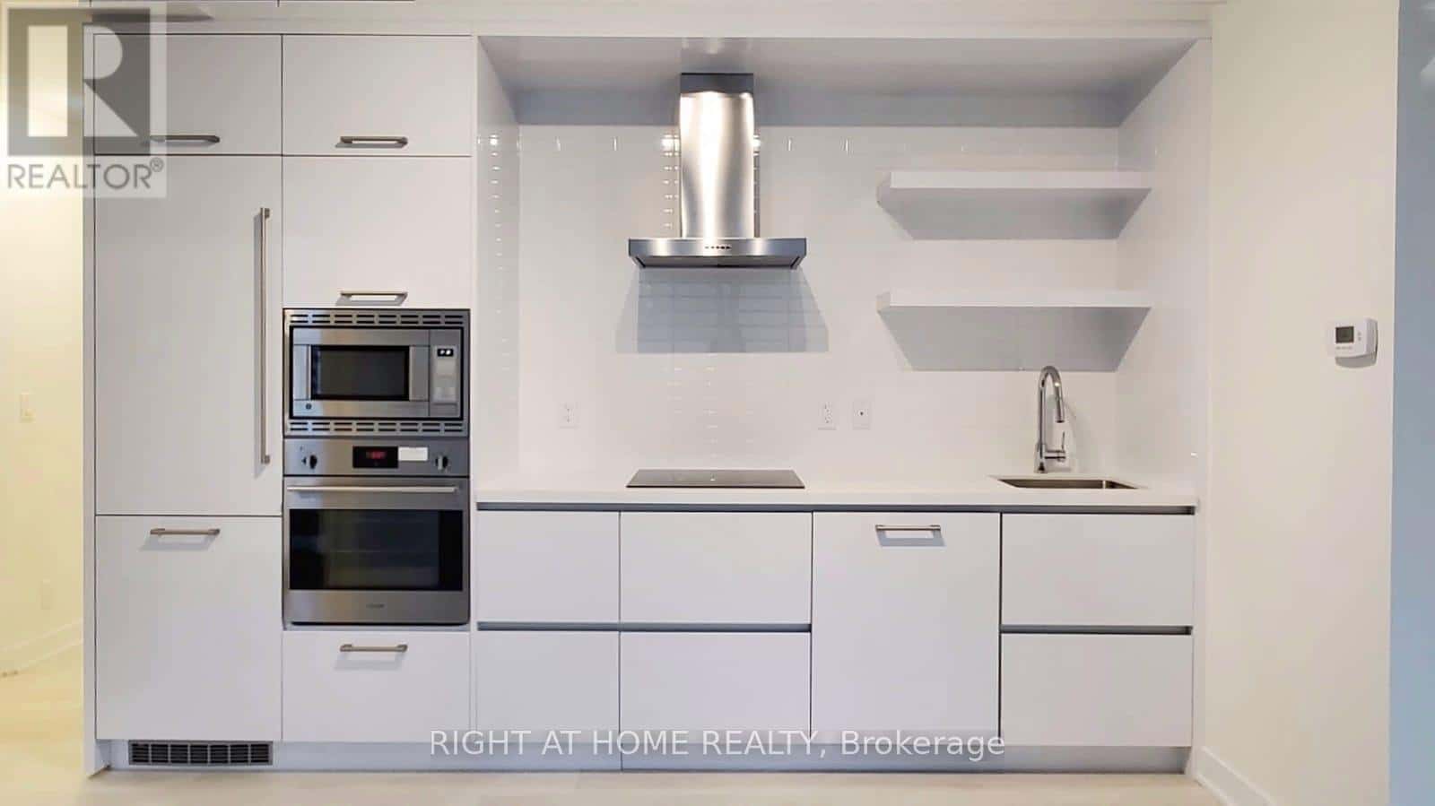 , Toronto (Mount Pleasant West), Ontario — Toronto (Mount Pleasant West), Ontario - Photo 2 of 25