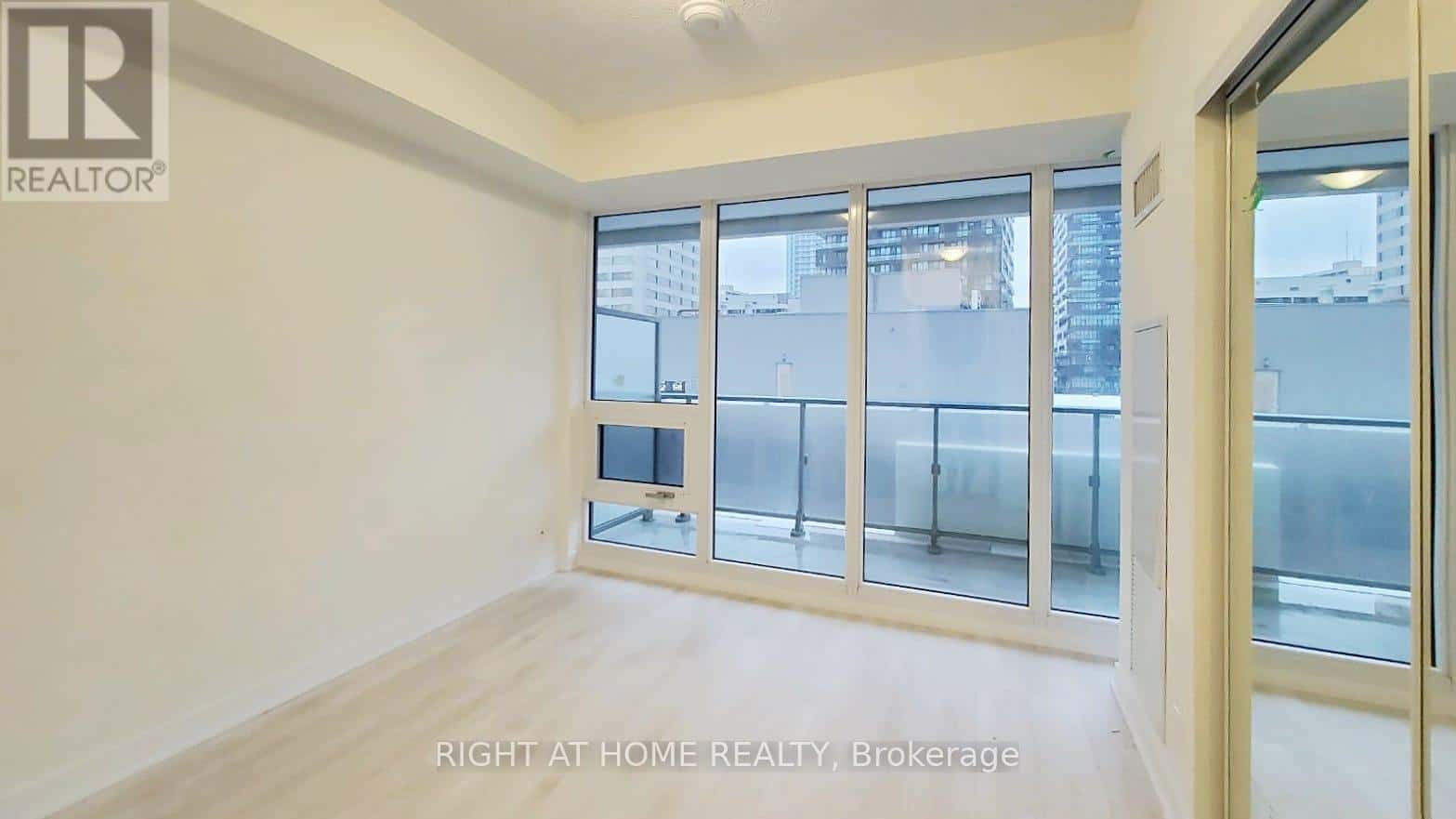 , Toronto (Mount Pleasant West), Ontario — Toronto (Mount Pleasant West), Ontario - Photo 5 of 25