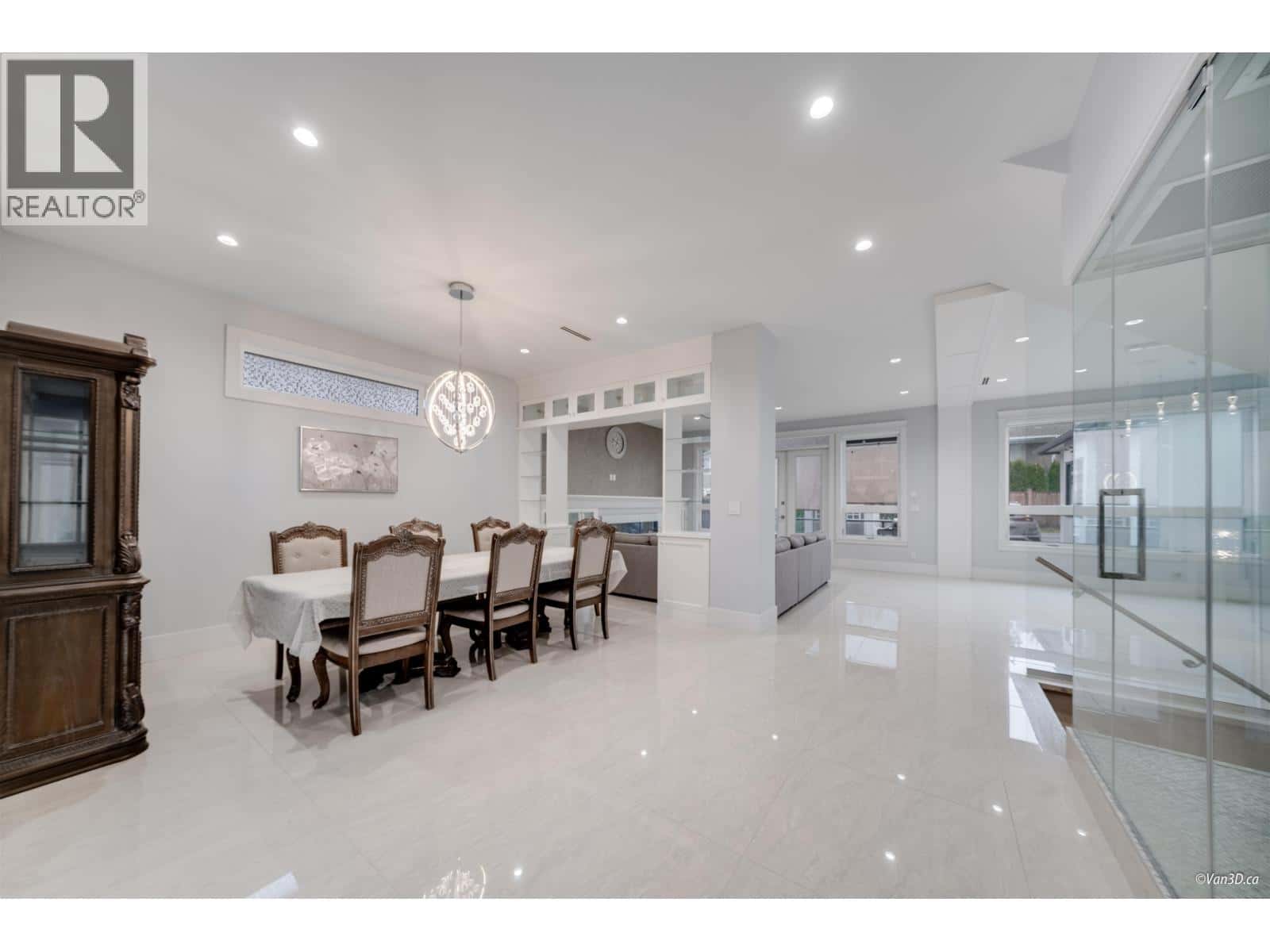 , Coquitlam, British Columbia — Coquitlam, British Columbia - Photo 5 of 76