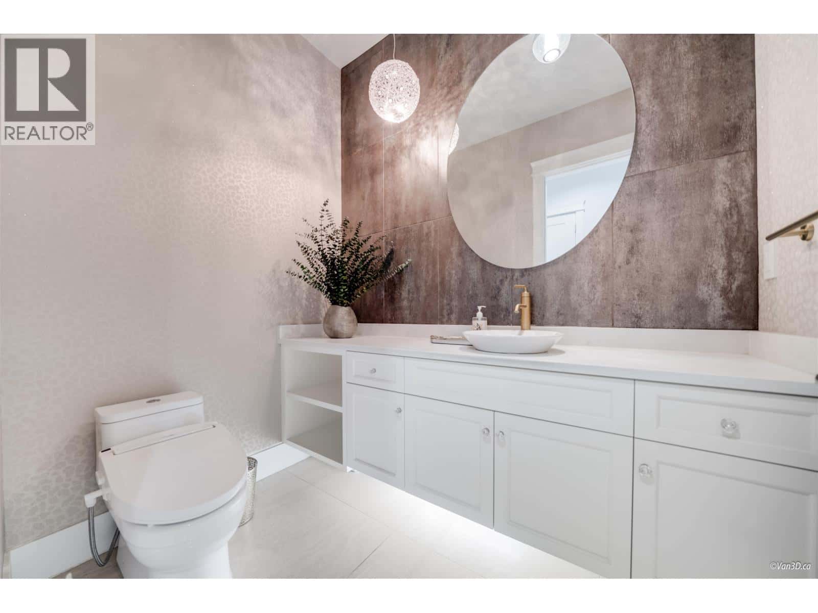 , Coquitlam, British Columbia — Coquitlam, British Columbia - Photo 4 of 76