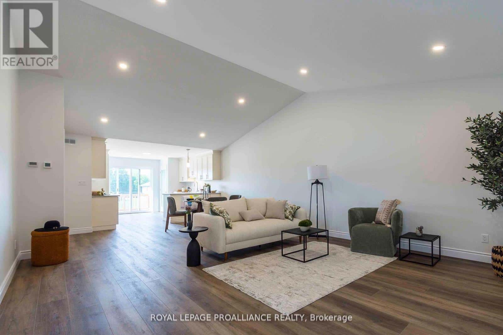 , Brighton, — Brighton - Photo 5 of 42