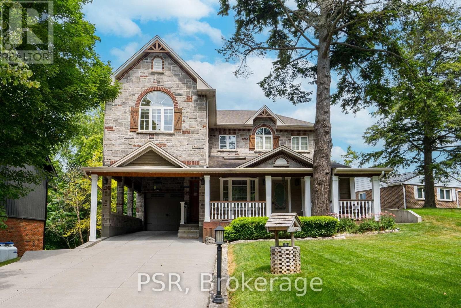 , King, — King - Main photo