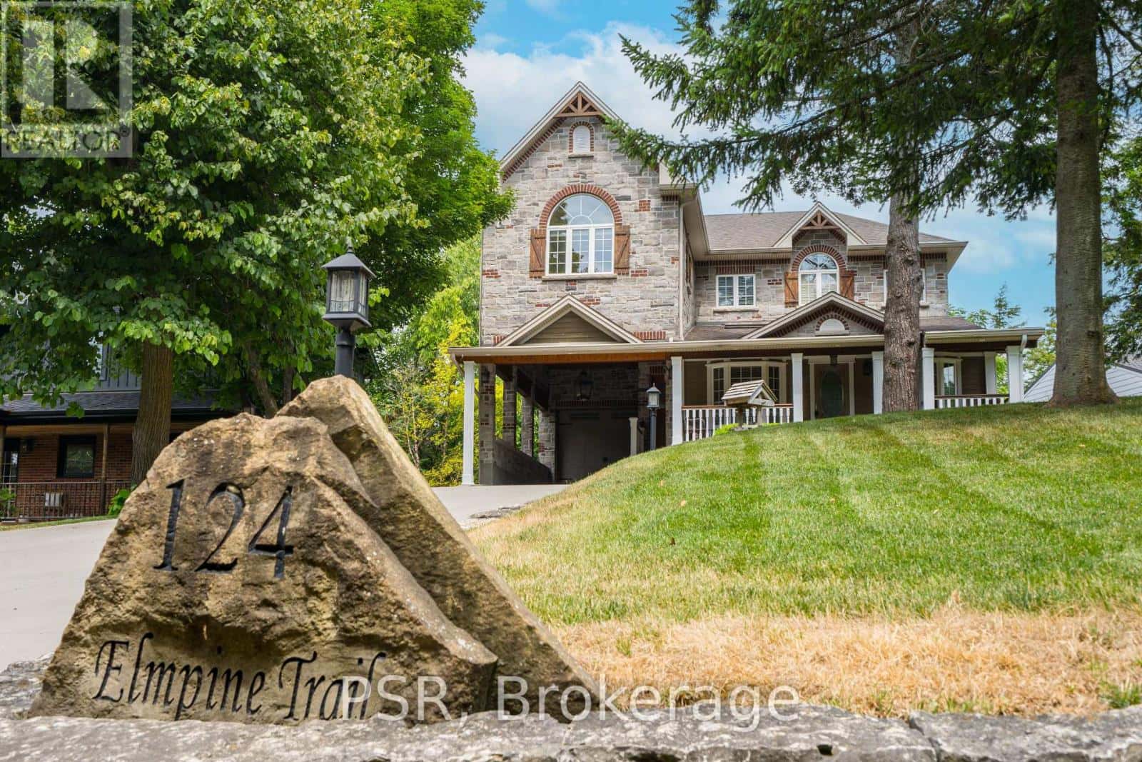 , King, — King - Photo 2 of 84