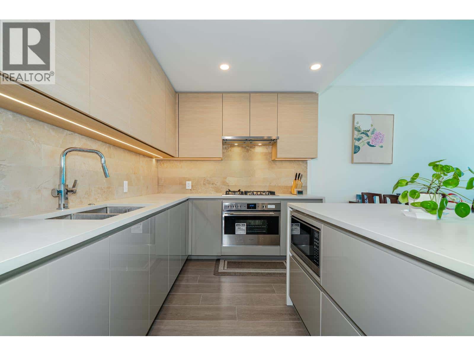 , Burnaby, — Burnaby - Photo 3 of 78