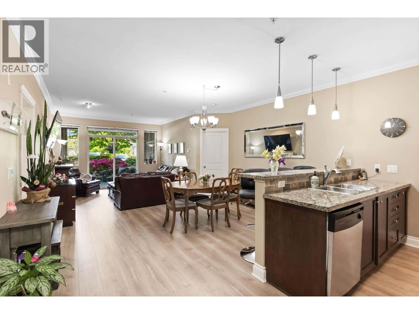 , Maple Ridge, British Columbia — Maple Ridge, British Columbia - Photo 4 of 74