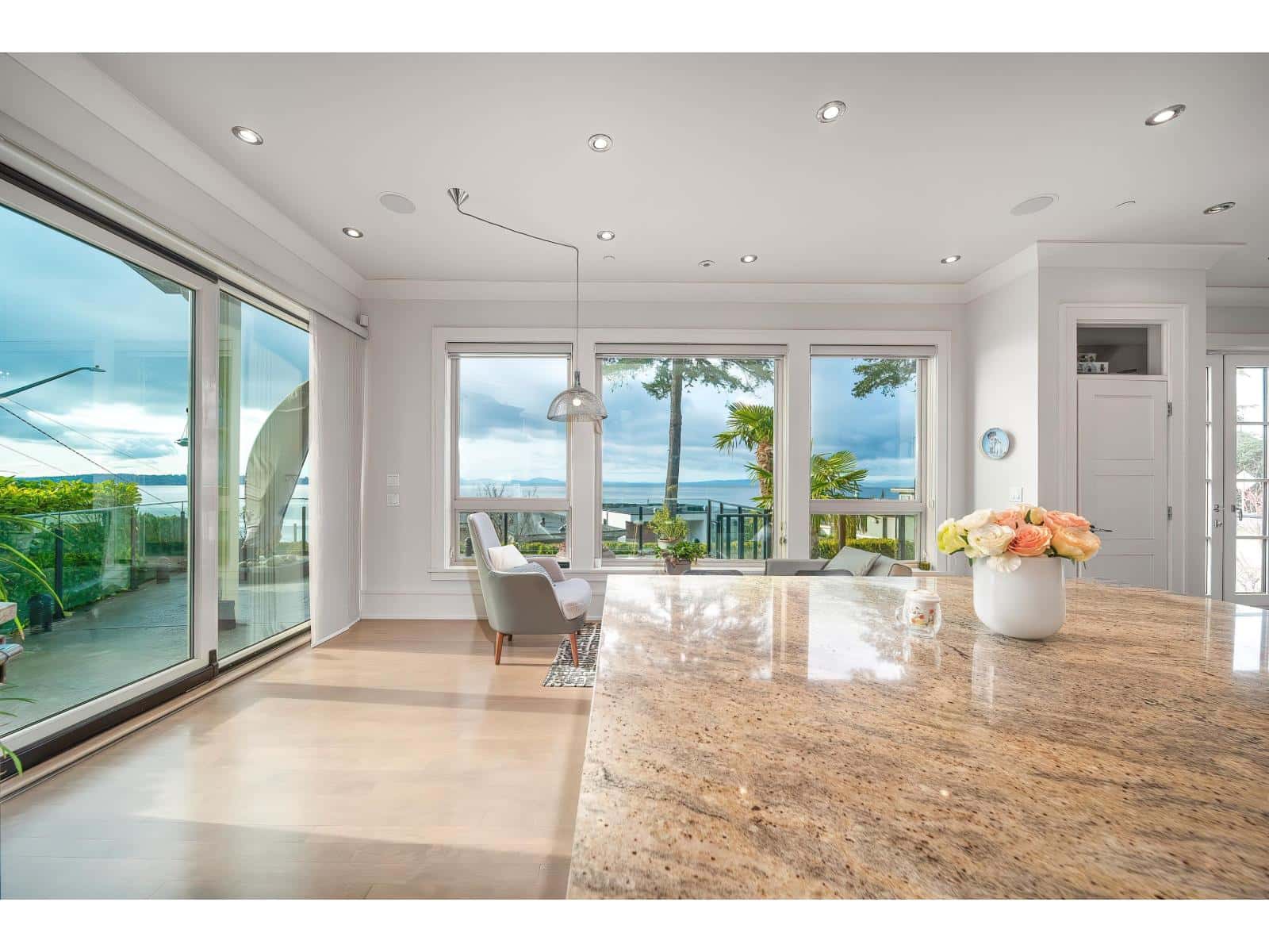 , White Rock, British Columbia — White Rock, British Columbia - Photo 3 of 80