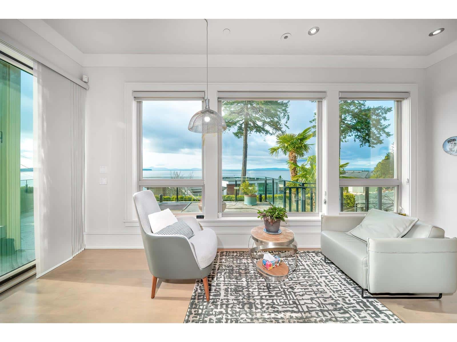 , White Rock, British Columbia — White Rock, British Columbia - Photo 2 of 80