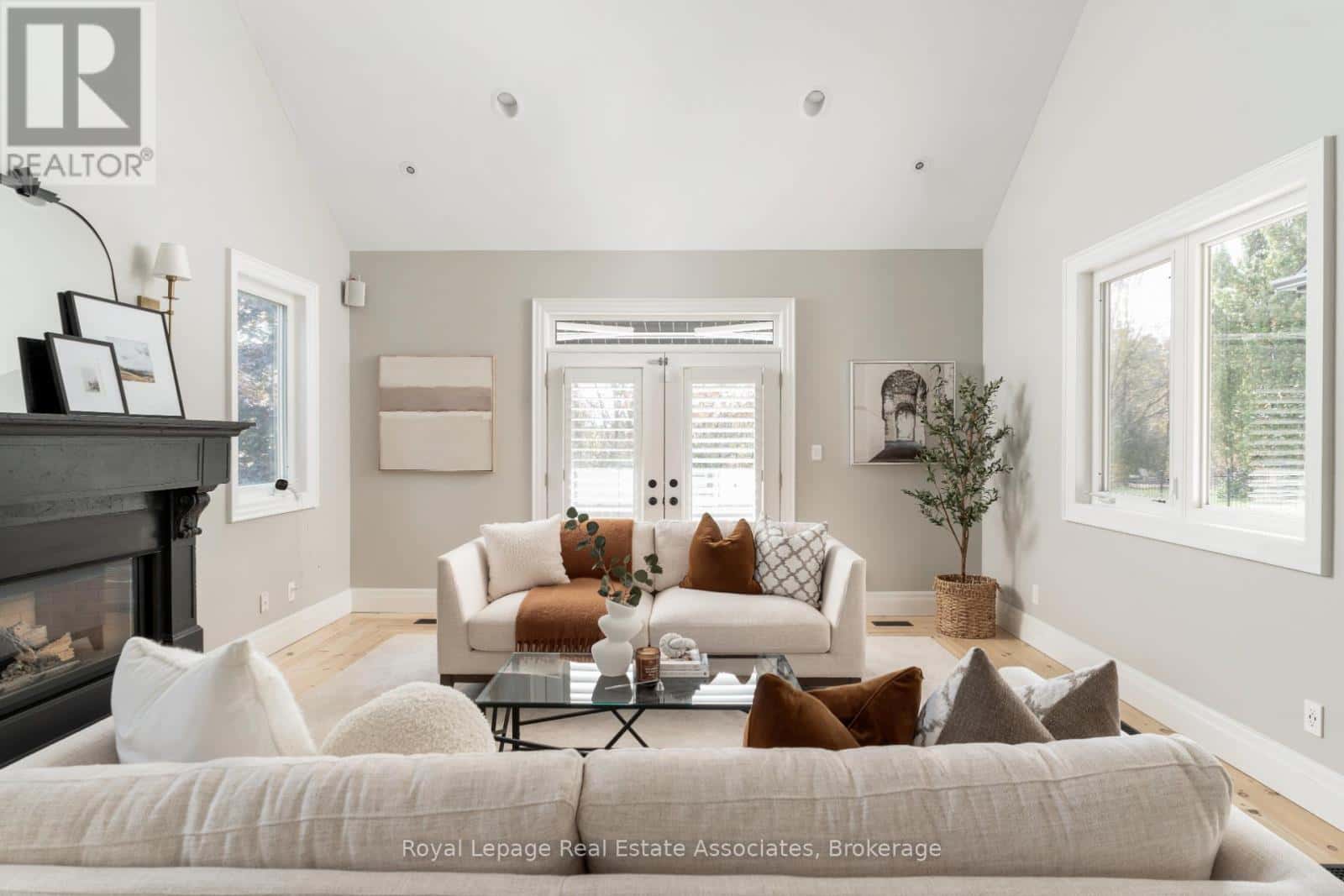 , Caledon (Cheltenham), Ontario — Caledon (Cheltenham), Ontario - Photo 3 of 44