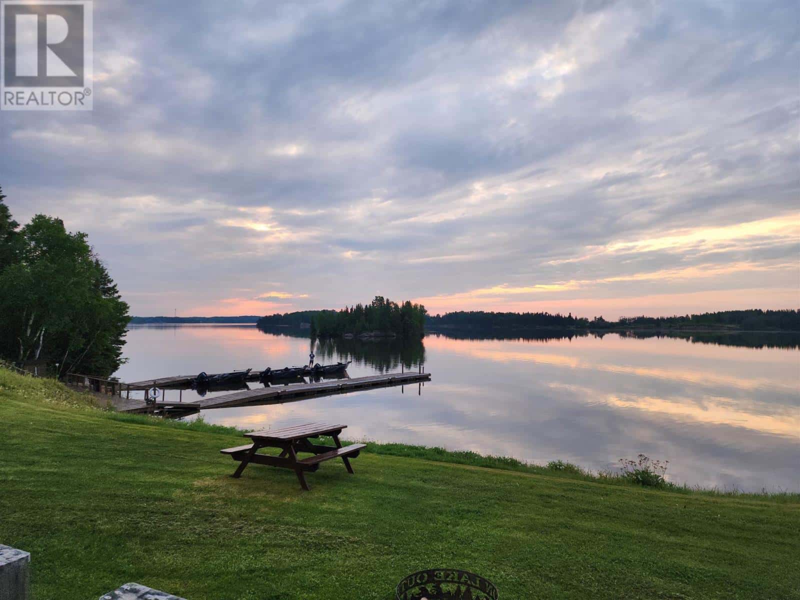 439 Parker Point RD — Dryden, Ontario - Photo 3 of 13