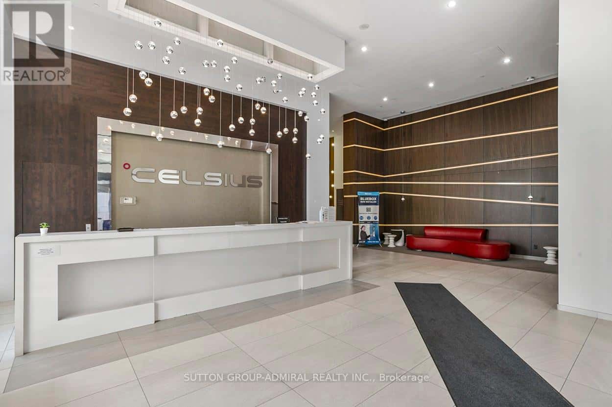 , Toronto (Willowdale West), Ontario — Toronto (Willowdale West), Ontario - Photo 3 of 28