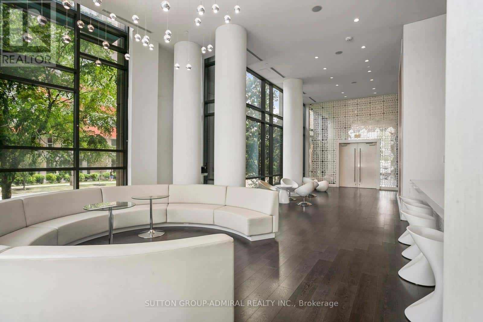 , Toronto (Willowdale West), Ontario — Toronto (Willowdale West), Ontario - Photo 5 of 28