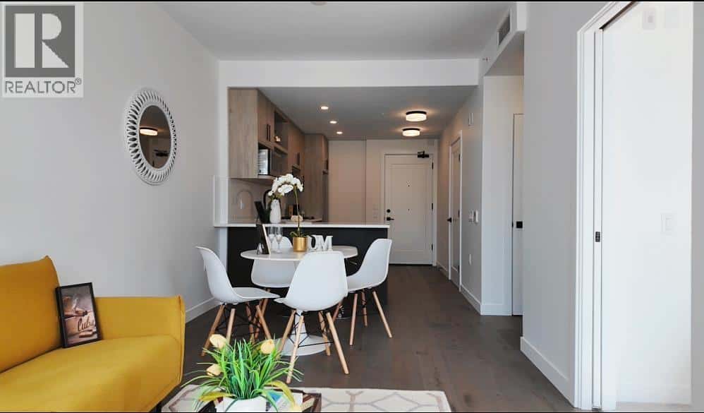 , Vancouver, — Vancouver - Photo 4 of 45