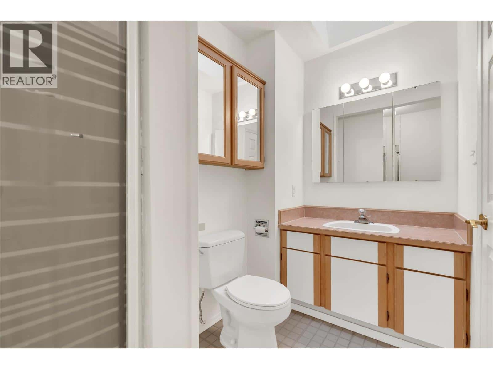 , Summerland, British Columbia — Summerland, British Columbia - Photo 5 of 34