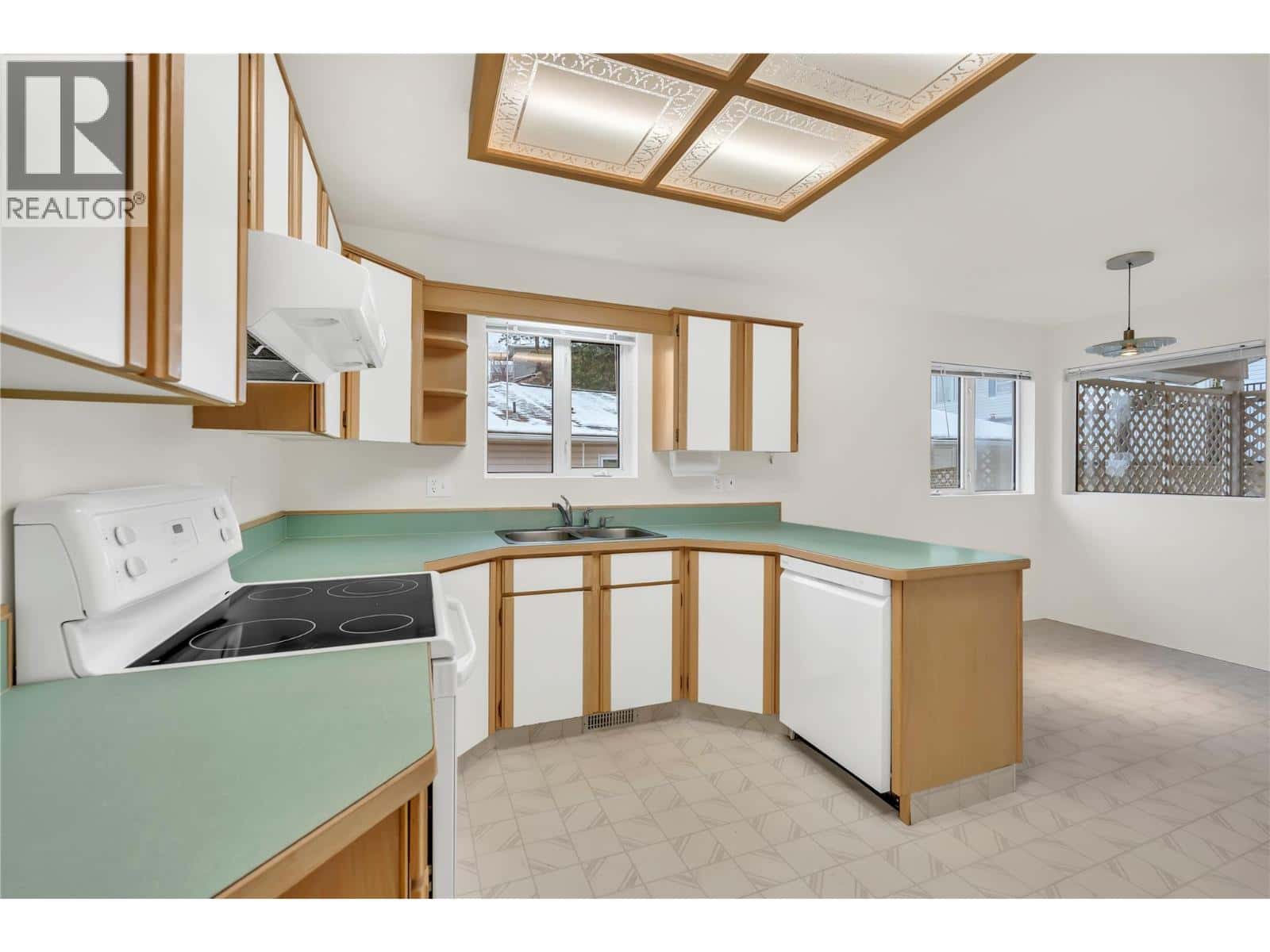 , Summerland, British Columbia — Summerland, British Columbia - Photo 3 of 34