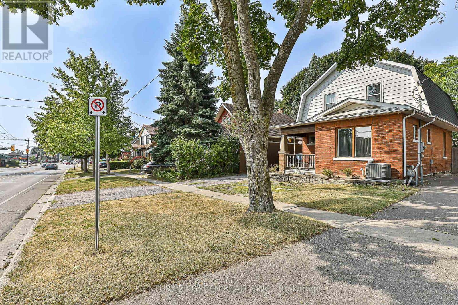 58 GIBBONS STREET — Oshawa (McLaughlin) - Photo 2 of 35