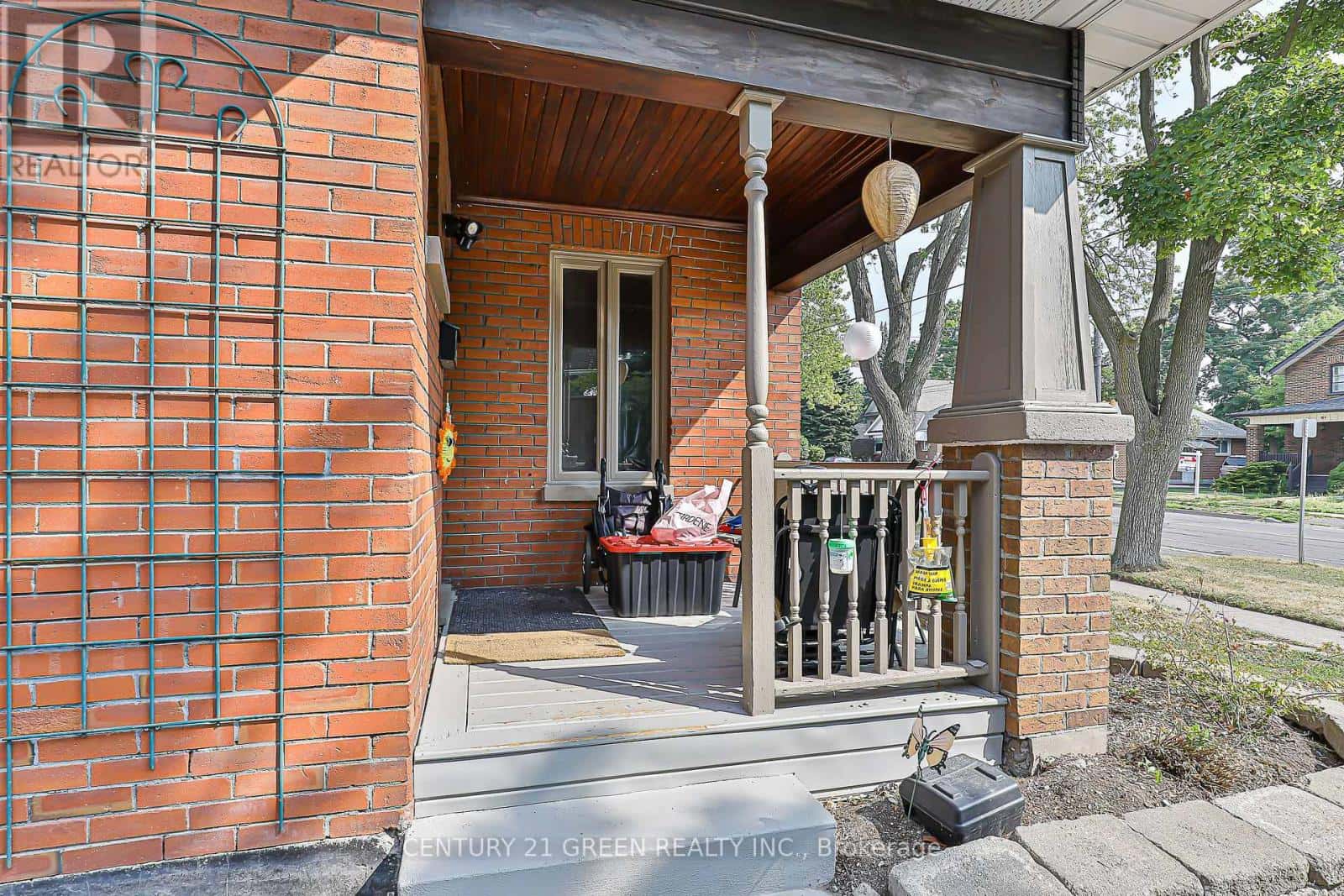 58 GIBBONS STREET — Oshawa (McLaughlin) - Photo 4 of 35