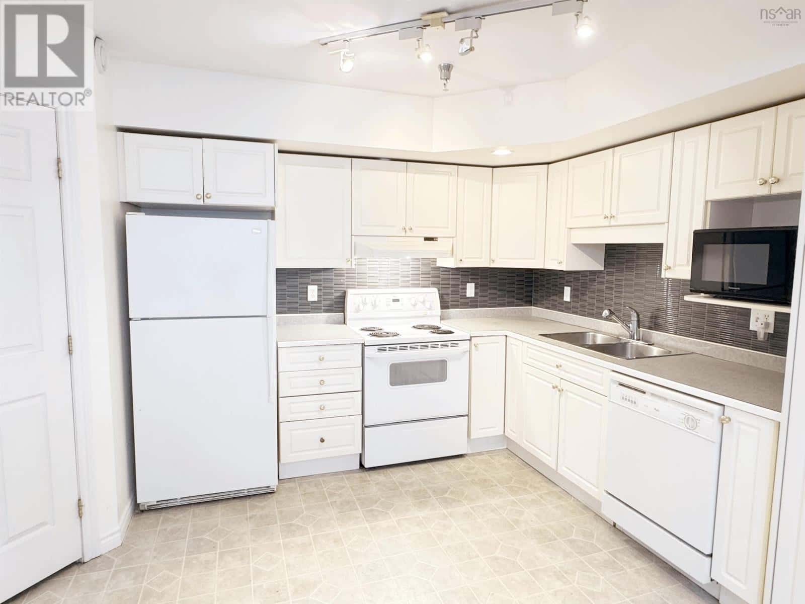 , Halifax, Nova Scotia — Halifax, Nova Scotia - Photo 4 of 30