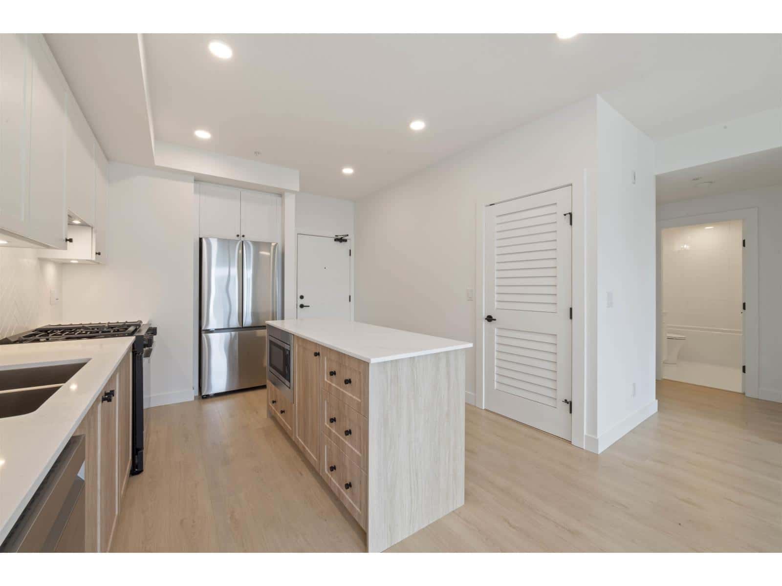 , Langley, British Columbia — Langley, British Columbia - Photo 3 of 27